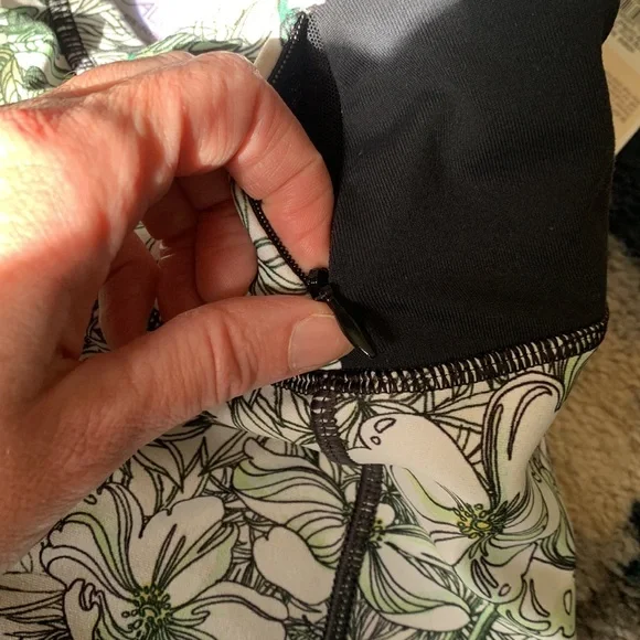 NWT CALIA by Carrie Underwood limited edition workout tight - Picture 7 of 13